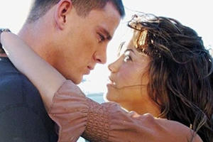 Những lý do khiến phụ nữ hay mê đắm trai hư