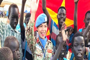 Sỹ quan Việt Nam chung tay chống Covid-19 ở châu Phi