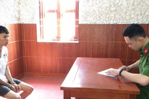 Lạng Sơn: Kiểm tra người đi xe máy, phát hiện ra ma túy