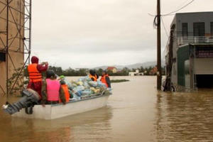Cả nước chia sẻ mất mát với người dân vùng bão lũ