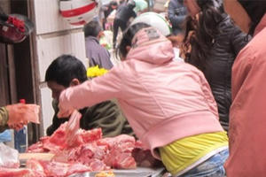 Nhận biết thịt lợn siêu nạc có hoá chất