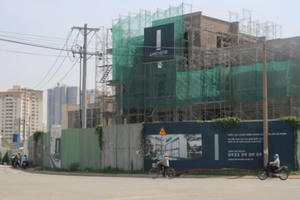 Chiếm dụng vỉa hè, dự án khu biệt thự Lancaster Eden sẽ bị đình chỉ Chiếm dụng vỉa hè, dự án khu biệt thự Lancaster Eden sẽ bị đình chỉ