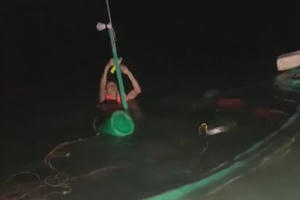 Nhiều thuyền đánh cá của ngư dân bị đánh chìm sau trận dông tố lớn