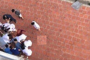 Hà Nội: Nam bệnh nhân rơi từ tầng 6 tòa nhà bệnh viện xuống đất tử vong