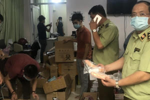 TP HCM: Kiểm tra, thu giữ kho dụng cụ hỗ trợ tình dục “khủng”