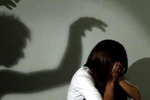 Bắt đối tượng giở trò đồi bại với bé gái hàng xóm