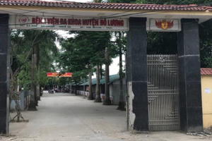 Khởi tố đối tượng đánh, tát vào mặt nữ điều dưỡng ngay tại phòng cấp cứu Khởi tố đối tượng đánh, tát vào mặt nữ điều dưỡng ngay tại phòng cấp cứu