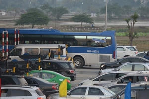 Ngừng thu phí cao tốc khi xảy ra ùn tắc hơn 1 km