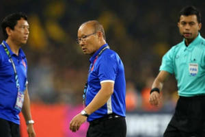 Thầy Park chơi bài gì trước Tan Cheng Hoe?