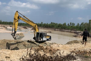 Tỉnh ủy Bình Thuận chỉ đạo làm rõ việc doanh nghiệp múc trộm cát trong vườn nhà dân