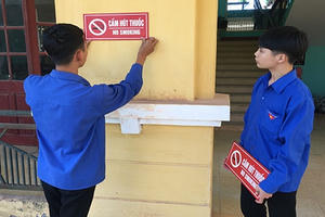 Khói thuốc lá: Hiểm họa đang “bay” vào trường học