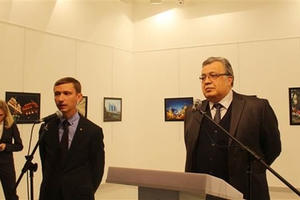 Lỗ hổng an ninh khiến đại sứ Nga bị ám sát