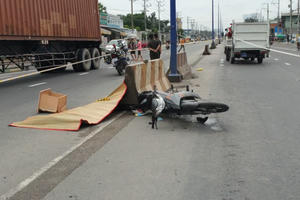 Bình Dương: Xe máy va chạm giao thông khiến 2 người thương vong