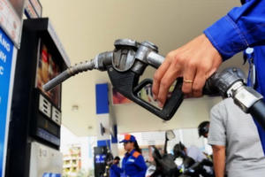 Xăng dầu đồng loạt giảm giá mạnh kể từ chiều nay