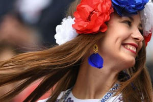 Nga lo ngại tỉ lệ mẹ đơn thân tăng sau World Cup