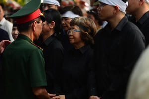 Phút bùi ngùi tiễn đưa Đại tướng Lê Đức Anh về đất mẹ Phút bùi ngùi tiễn đưa Đại tướng Lê Đức Anh về đất mẹ