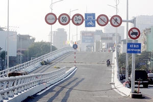 Cầu vượt dầm thép ‘khủng’ Ô Đông Mác - Nguyễn Khoái trước ngày thông xe