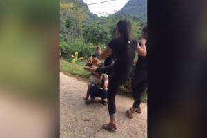 Thanh Hóa: Mâu thuẫn tình cảm, thiếu nữ bị đánh bất tỉnh