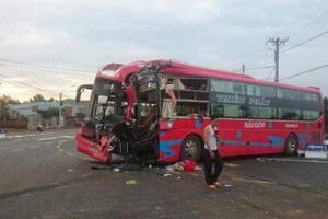 Gia Lai: Nhiều người bị thương sau vụ va chạm giữa 2 xe khách