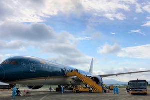 Đưa gần 300 công dân Việt Nam từ Canada về nước