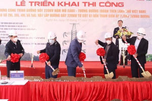 Xây dựng công trình đường dây 220kV nối từ Lào - Việt Nam