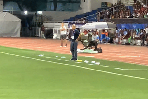 Người hâm mộ phát cuồng với pha ăn mừng của HLV Park Hang Seo với bàn thắng của Hoàng Đức