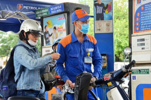 Giá xăng, dầu đồng loạt tăng mạnh