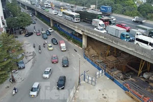 Cận cảnh những đoạn thi công đầu tiên hầm chui Lê Văn Lương