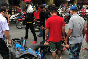 TPHCM: Vây bắt đối tượng cướp điện thoại