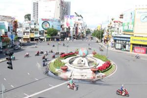 Thực hiện mục tiêu kép: “Điểm sáng” ở hai đầu tàu kinh tế cả nước