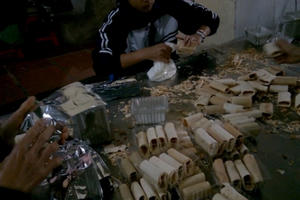 Thâm nhập cơ sở sản xuất bánh kẹo bẩn tại Hà Nội