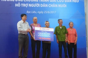 LienVietPostBank tiếp tục "Giải cứu đàn heo" tại Bạc Liêu LienVietPostBank tiếp tục "Giải cứu đàn heo" tại Bạc Liêu