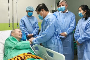 Hội chẩn lần 6 đánh giá phi công người Anh trước khi xuất viện về nước