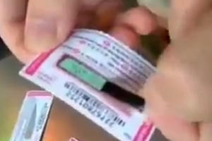 Phẫn nộ: Tái chế thẻ cào điện thoại đã qua sử dụng để đánh tráo, lừa đảo