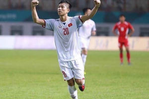 Đứt dây chăng chéo đầu gối, Phan Văn Đức phải nghỉ thi đấu hết mùa giải 2019