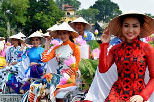 Xây dựng và phát triển văn hóa, con người Việt Nam đáp ứng yêu cầu phát triển đất nước