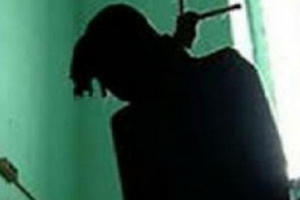 Bến Tre: Bàng hoàng phát hiện cán bộ địa chính chết trong tư thế treo cổ tại nhà riêng