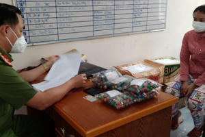 Bạc Liêu: Một phụ nữ bị bắt quả tang khi mua bán vật liệu nổ trái phép