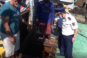 Bắt tàu cá cải hoán vận chuyển 50 ngàn lít dầu DO trái phép