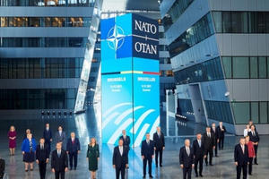 NATO tuyên bố kiềm chế sự trỗi dậy của Bắc Kinh.