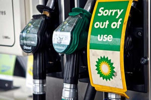 Ngành dầu mỏ thế giới bao giờ mới hết bi kịch?