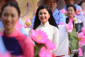 Mỹ nhân phim “Lá ngọc cành vàng” vẫn xinh đẹp, mặn mà sau 30 năm