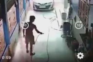 [Video]: Kinh hãi cảnh hai vợ chồng bị điện giật ngã sóng soài trên nền nhà