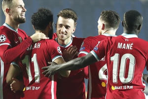 “Bom tấn” lập hat-trick, Liverpool thắng đậm tới khó tin