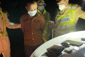 Quảng Bình: Bắt đối tượng vận chuyển, tàng trữ hơn 600 viên ma túy cùng vũ khí