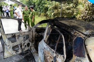 An Giang: Bàng hoàng phát hiện bộ xương người bị cháy trên xe taxi lúc rạng sáng