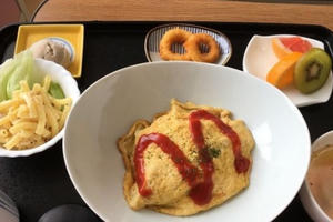 Phát thèm với bữa cơm ở cữ ở bệnh viện "nước người ta"