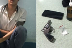 Gia Lai: Phát hiện đối tượng tàng trữ ma túy và súng tự chế trong phòng trọ