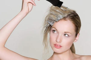 Cảnh báo thuốc nhuộm tóc làm tăng nguy cơ mắc ung thư vú