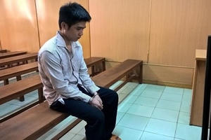 Đâm bạn chí mạng vì bị can nhậu